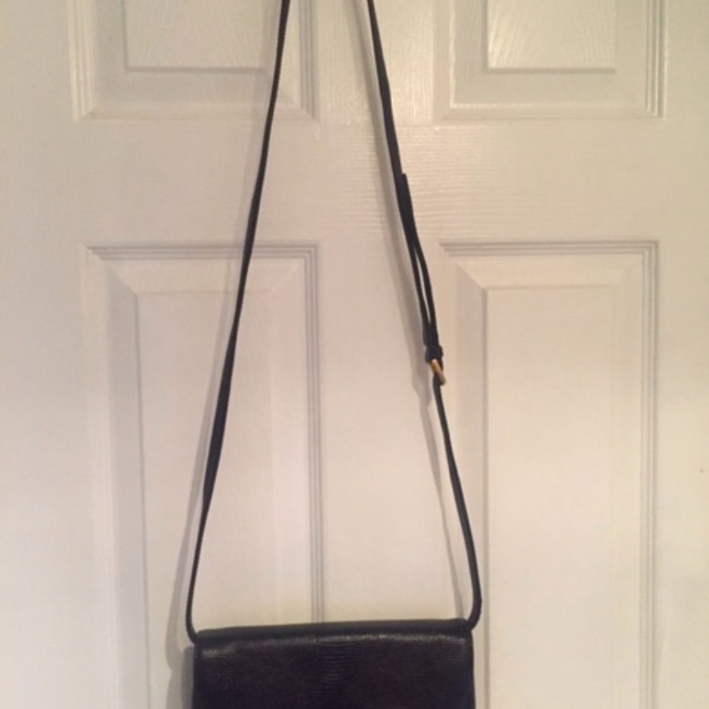Albert Nipon shoulder hand bag.